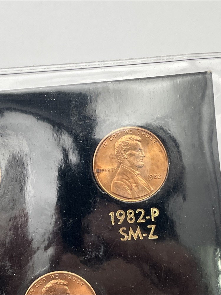 1982 Lincoln Cents Holder 7 Coins Total