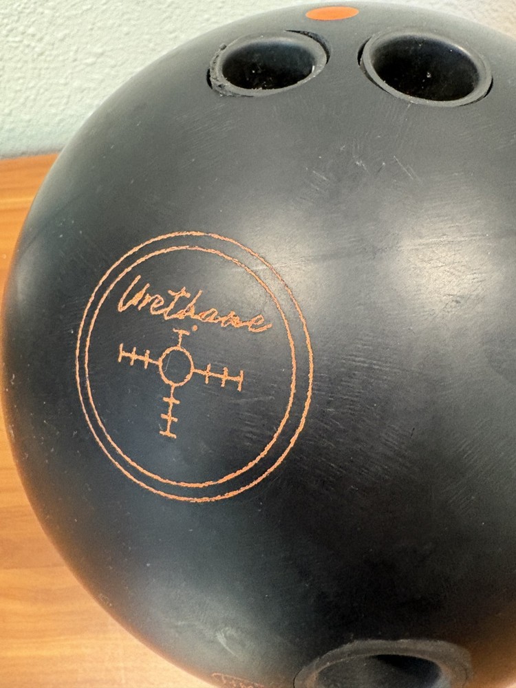 Hammer BLACK WIDOW URETHANE bowling ball