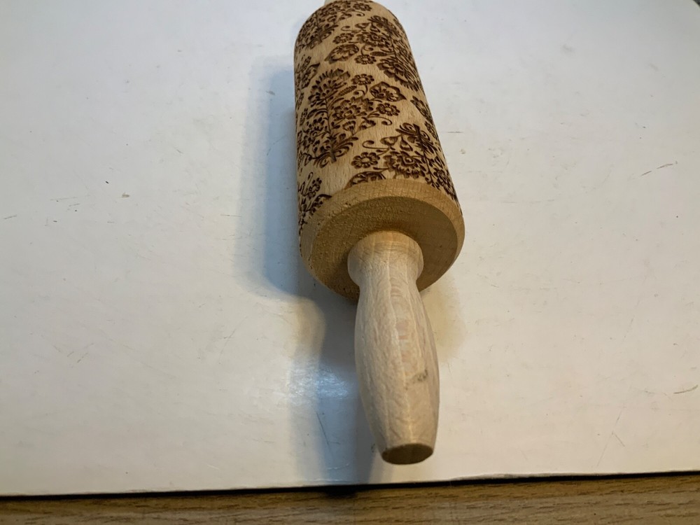 Embossed Wooden Rolling Pin With Patterns, small Engraved rolling pin USED