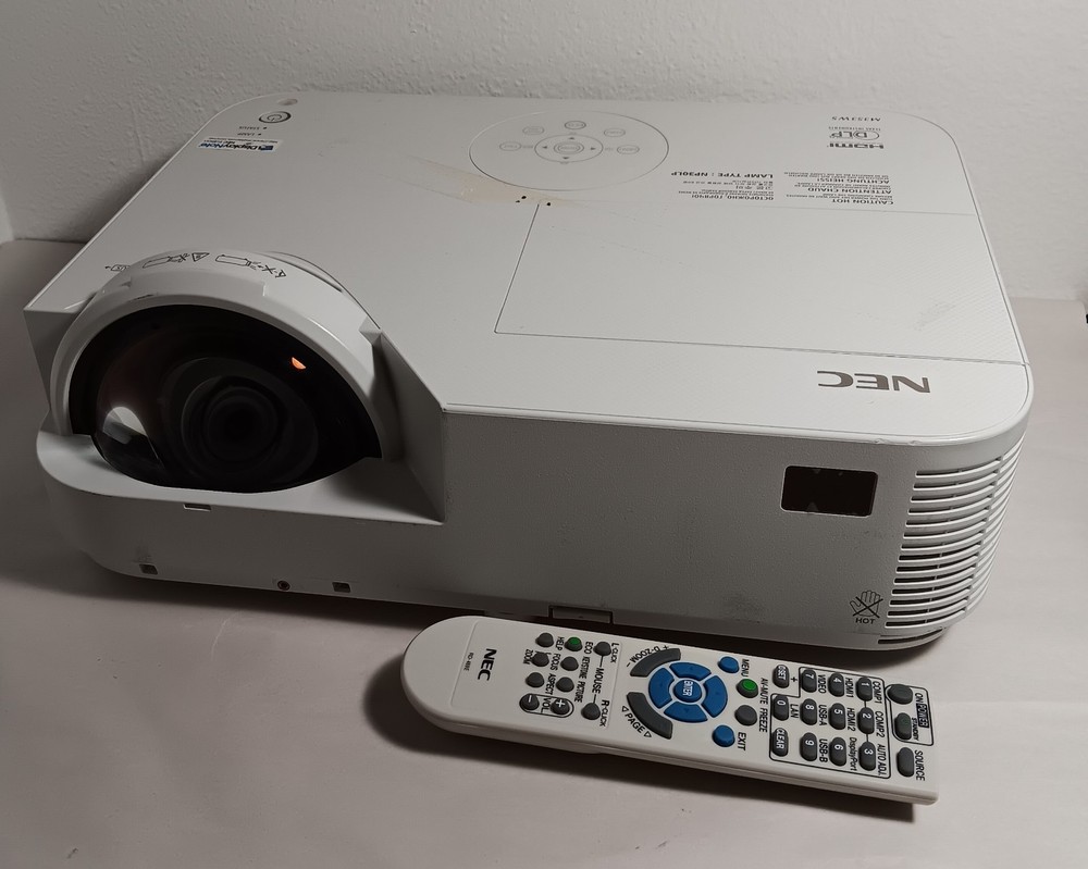 NEC NP-M353W LCD Projector (Lamp Hours @ 83%) Working