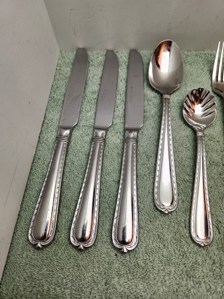 8 pc Hampton Silversmiths Nobility Fork, Steak & Table Knife, Soup & Sugar Spoon