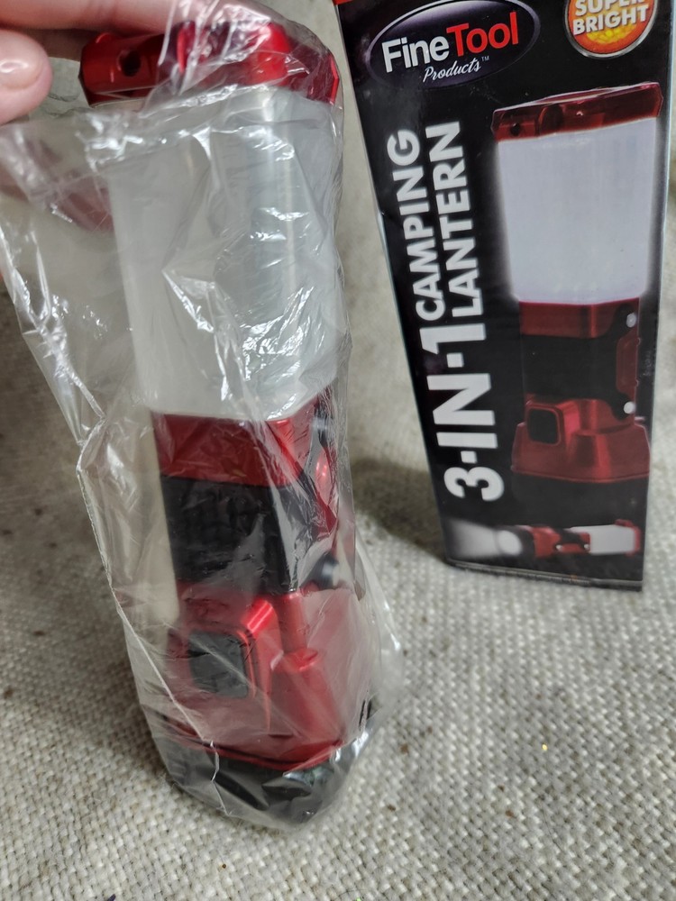 3-IN-1 FLASHLIGHT / LANTERN COMBO Camping Red New Open Box