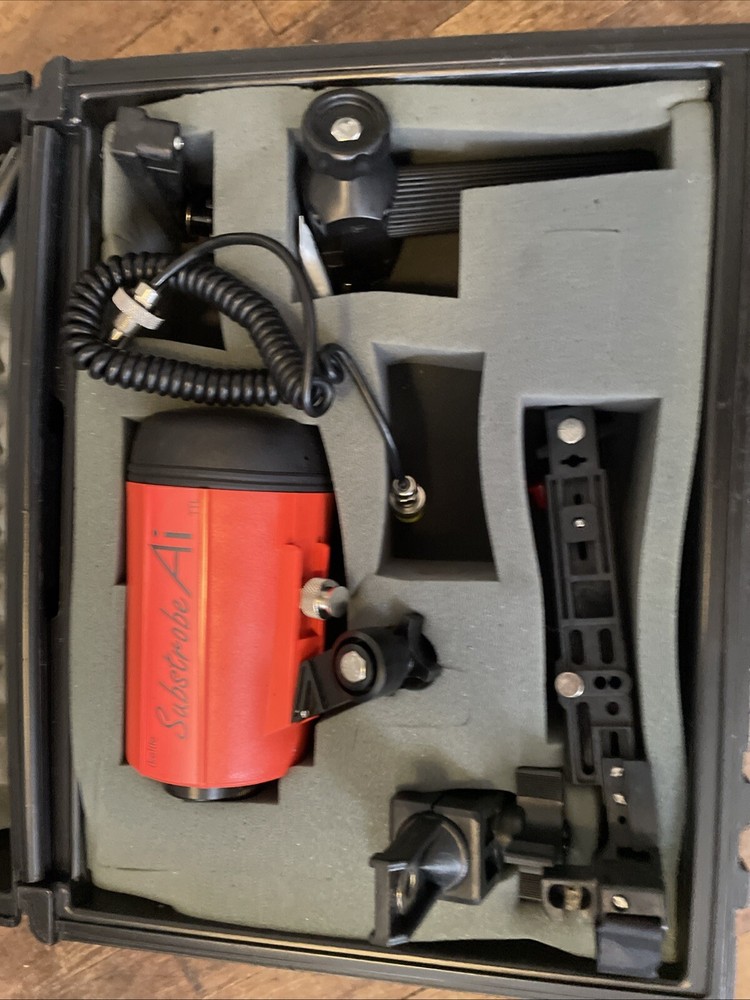 Ikelite Substrobe Ai Underwater Strobe.