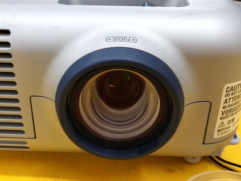 ⭐️⭐️⭐️⭐️⭐️ **READ INFO** NEC VT465 LCD Desktop Projector