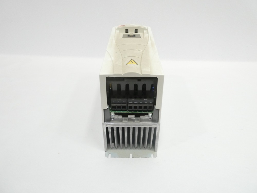 Abb ACS550-U1-08A8-4 Ac Vfd Drive 0-500hz 380-480v-ac 5hp 0-480v-ac