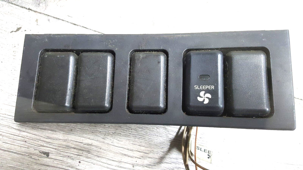 VOLVO  SWITCH   PANEL   3175616