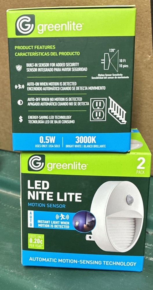 4-Pack Greenlite LED Motion Sensor Night Light Plug-In Auto - NEW