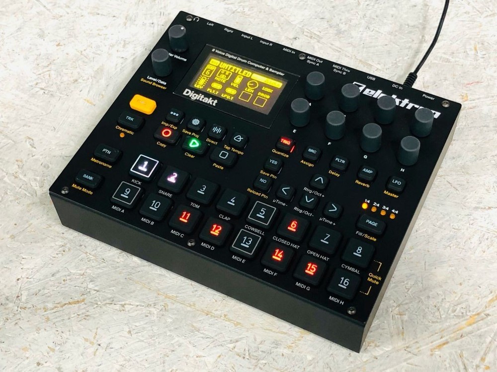 Elektron Digitakt 8-voice digital drum machine and sampler black