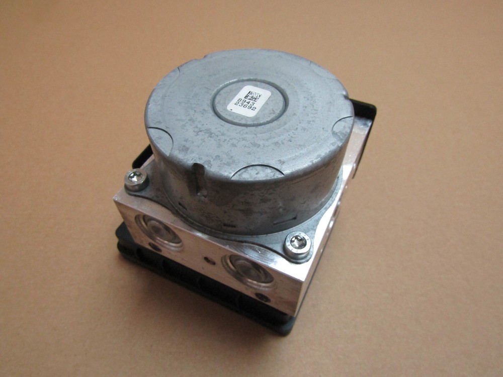 Triumph Rocket 3 GT 2021 ABS pump control unit module (9536)