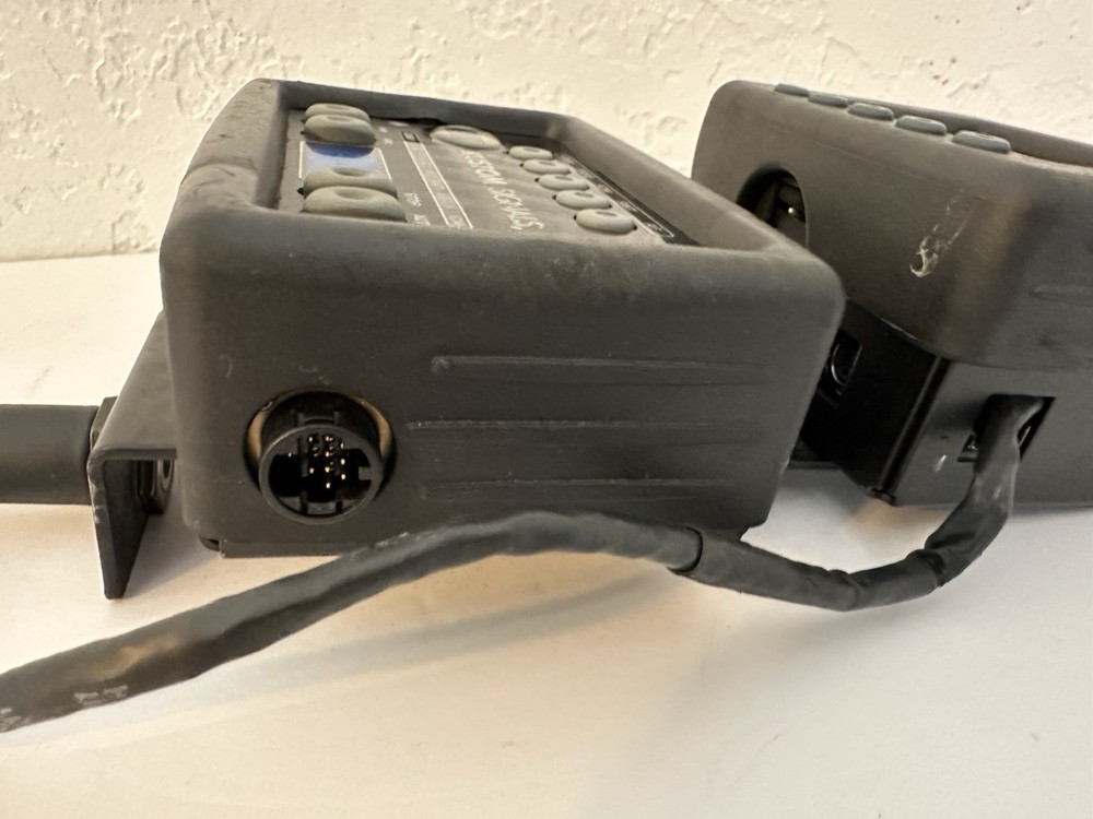 KUSTOM SIGNALS IN-CAB Controller and display set