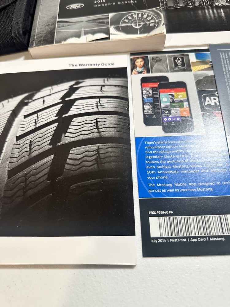 2015 Ford Mustang Owner's Manual Set