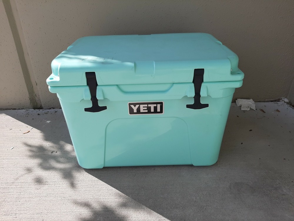Yeti Tundra 35 Cooler