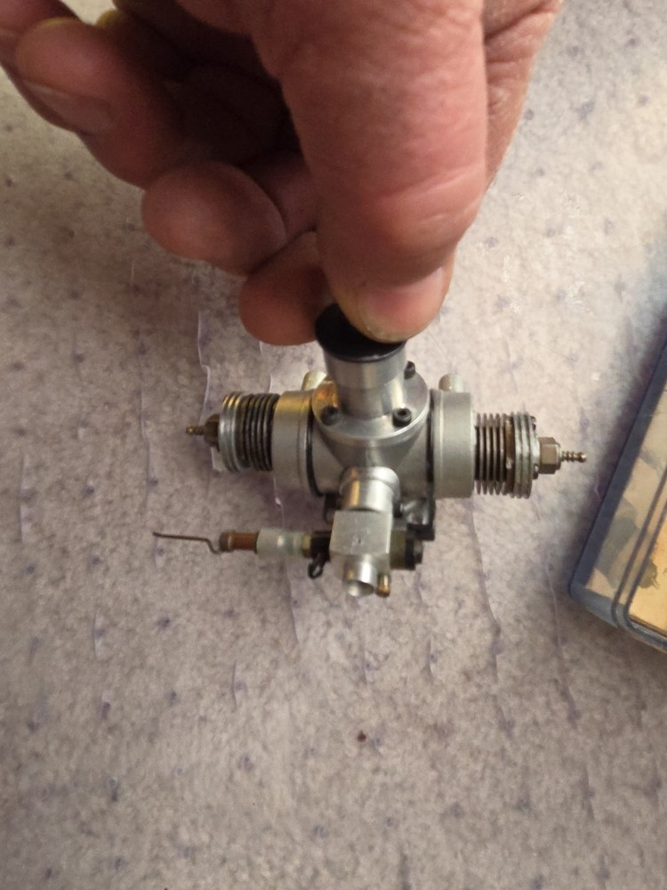 G MARK .122 TWIN CYLINDER MODEL AIRPLANE ENGINE