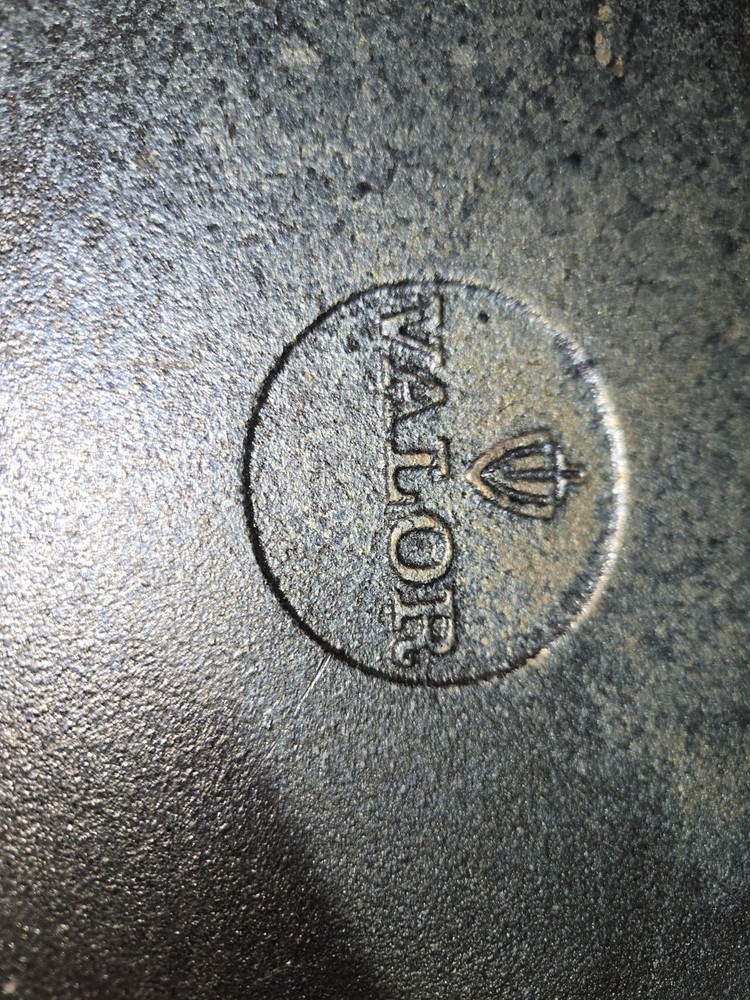 Vintage Valor Oval Skillet