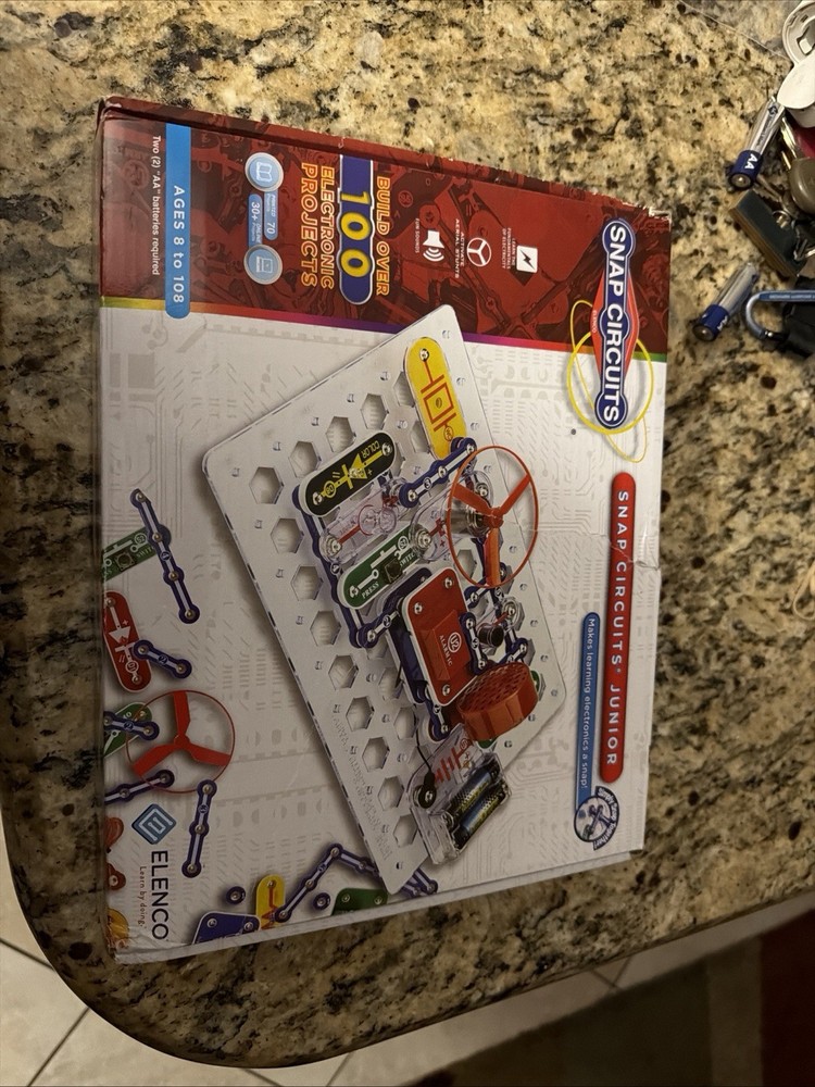 Snap Circuits Junior SC-100 Electronics Exploration Kit 100 Projects STEM Learn