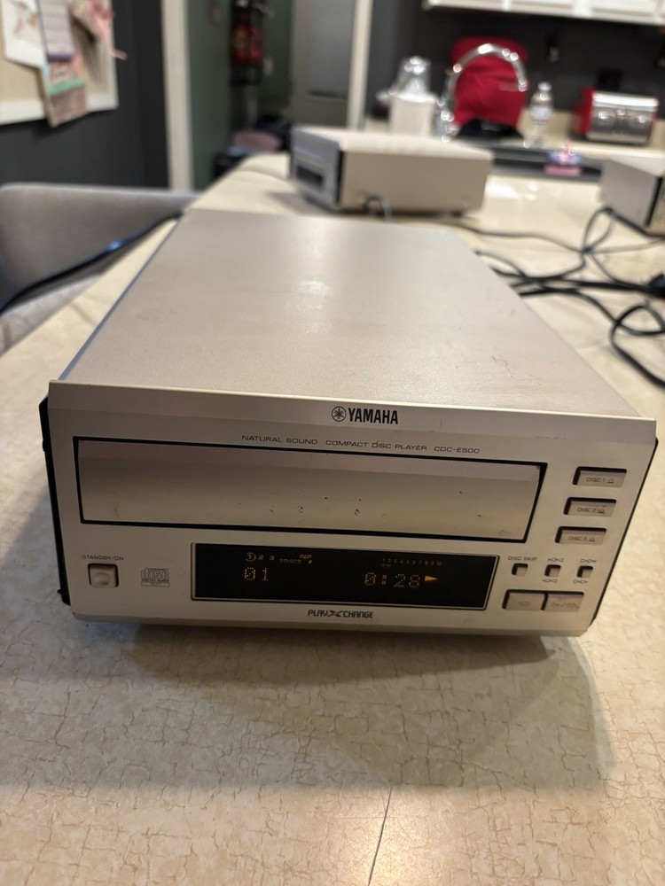 Yamaha Natural Sound Compact Disc Player CDC-E500 Tested Working CD 3 Disc