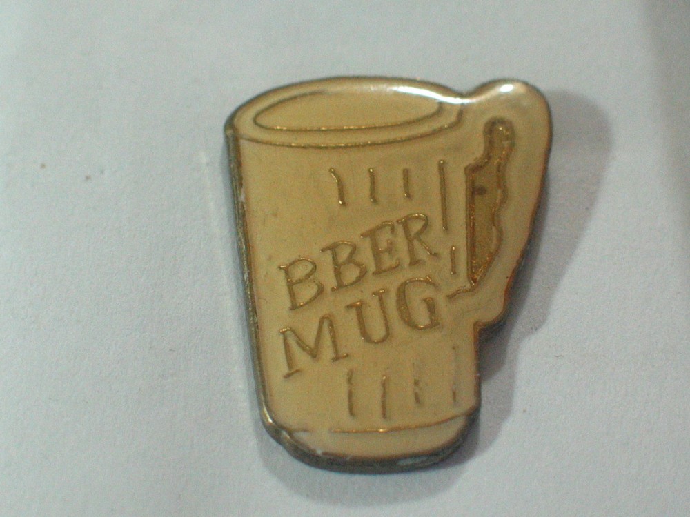Vintage Beer Mug Pin or Bber ERROR Beer Pin