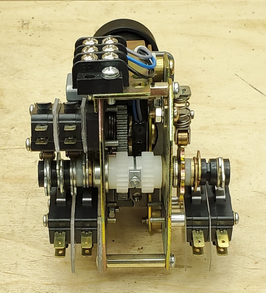 OEM Controls MS4 Single Axis Controller Joystick Multi Detent MS4M9099 - NEW