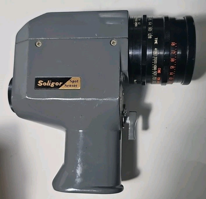 Soligor Spot Sensor Handheld Light Meter w/ Lens Cover