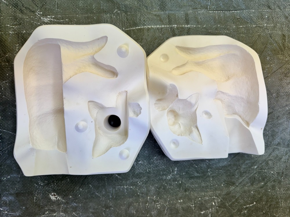 VINTAGE SCIOTO CERAMIC MOLD #S-2175 CAT SHELF SLEEPER