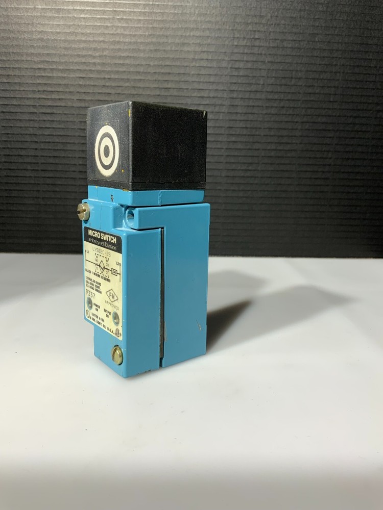 HONEYWELL DIVISION MICRO SWITCH LYS02C-2S ($49.99 OBO!!!)