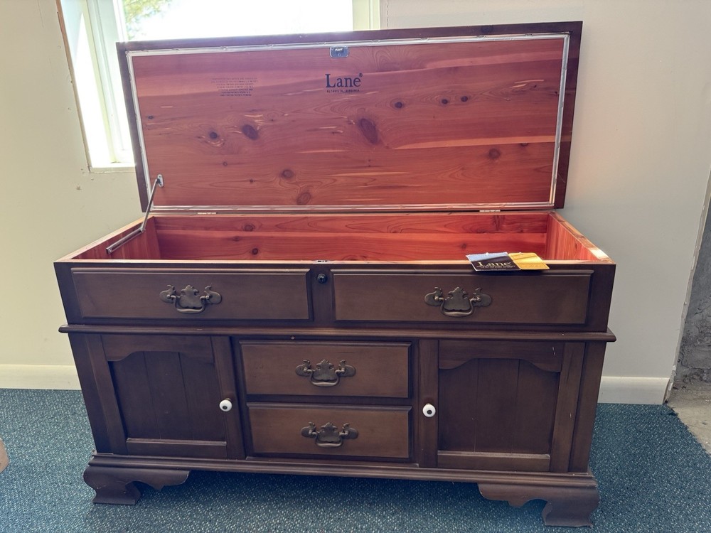 Lane Cedar Chest Antique