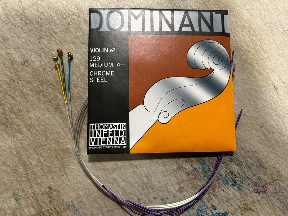 Thomastik Dominant Violin  Strings Set 4/4  135B with Steel Ball E