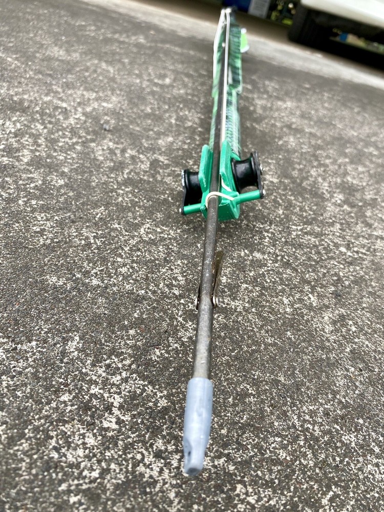 spear fishing gun with reel