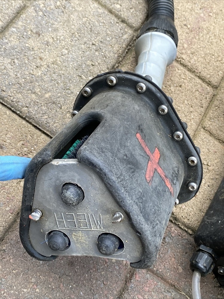 MTECH TEAT SCRUBBER PREP SYSTEM FOR PARTS / NOT WORKING