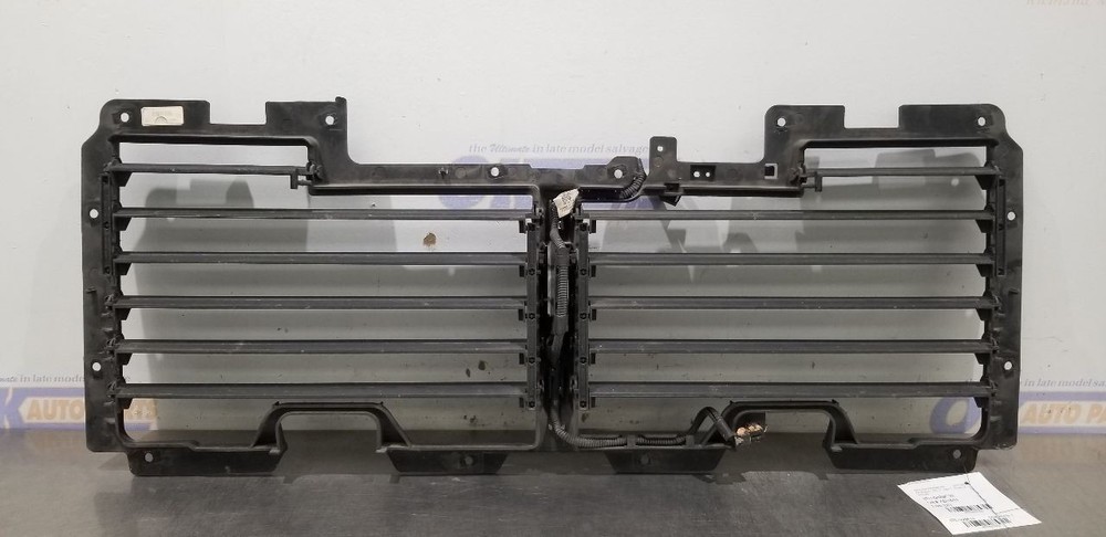 19 GMC YUKON DENALI 6.2L AIR SHUTTER ASSEMBLY