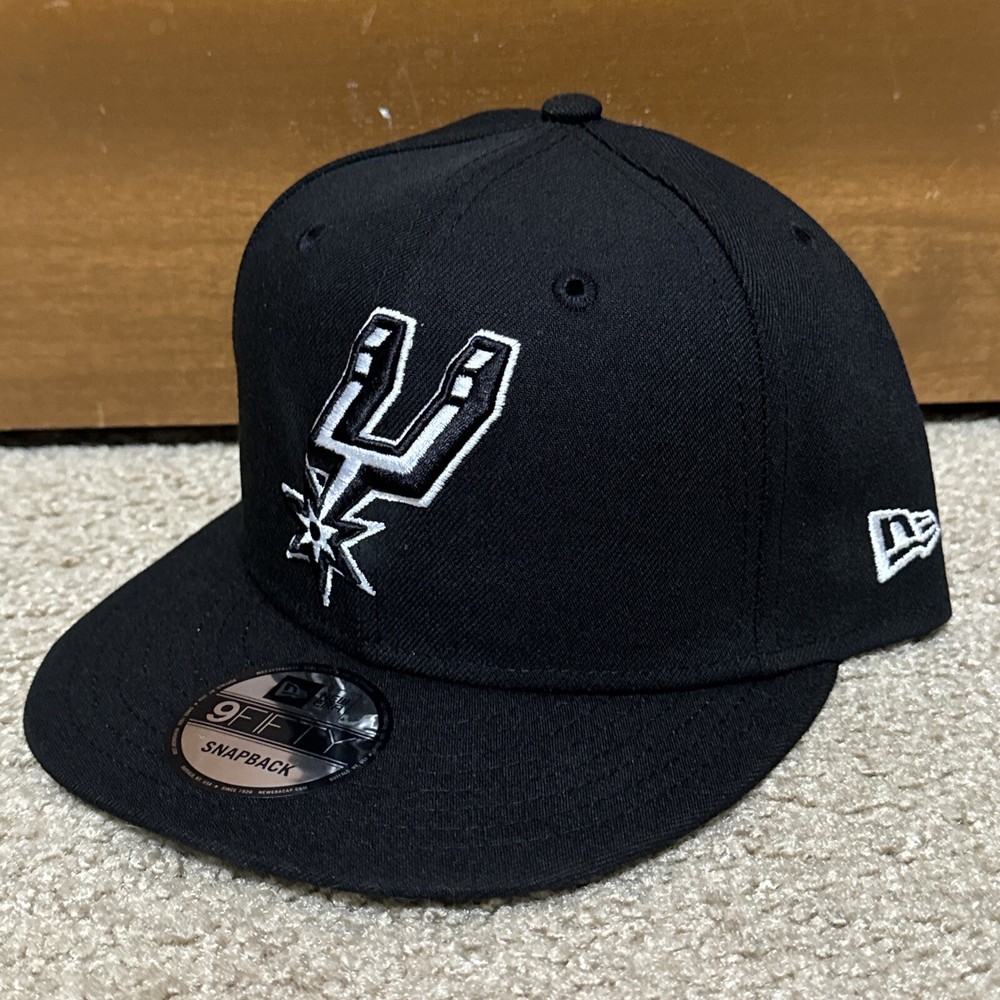 New Era 9Fifty San Antonio Spurs Basic Black/White Adjustable Snapback NBA Hat