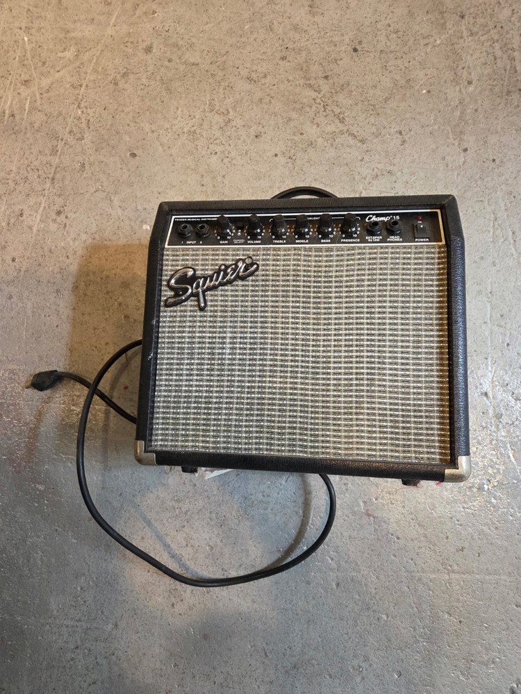 Fender Champ 15 Amp Model PR-505