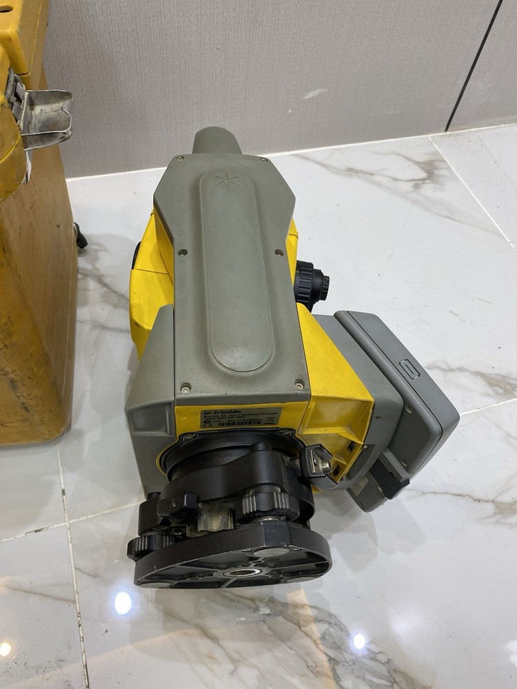 Trimble 5503 DR200+ Total Station With Trimble CU Controller