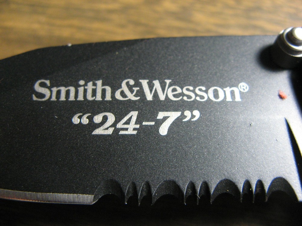 Smith & Wesson Stainless Folding Knife