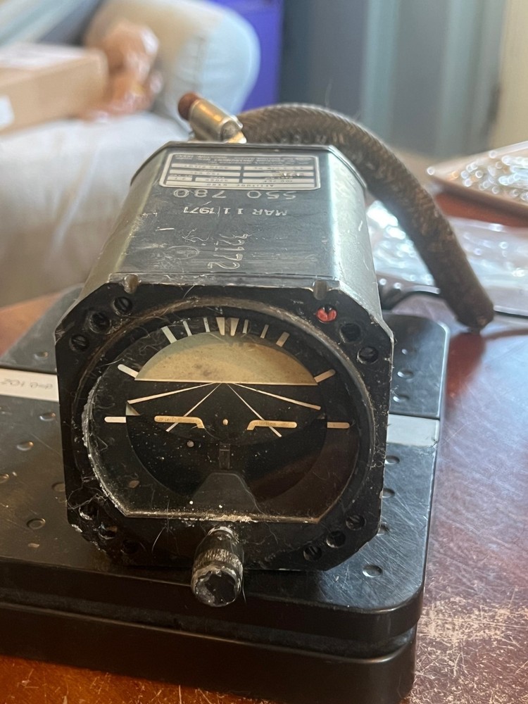 Mitchell Autopilot Gyro Horizon Attitude Indicator PN 700-2cf