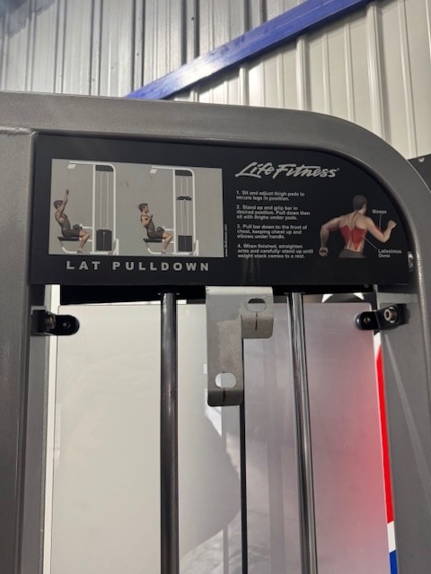 Life Fitness | Pro2 Lat Pulldown