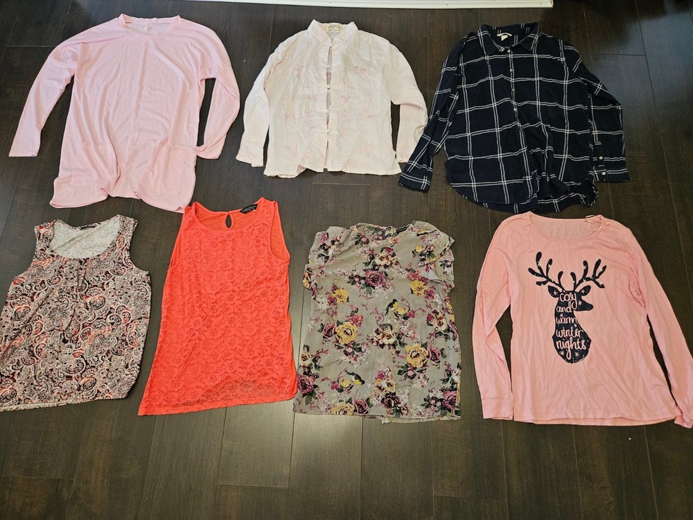 ⭐(no. 357) Ladies / Women Bundle Size 12  top  bundle