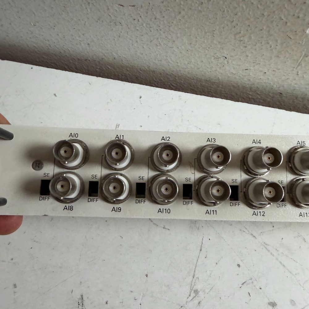 National Instruments BNC-2090A White Rack-Mounted Shielded BNC Adapter Chassis