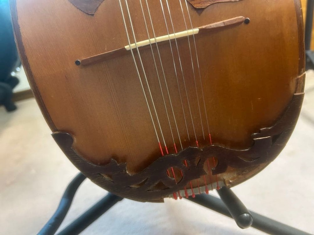 wooden 8 string mandolin