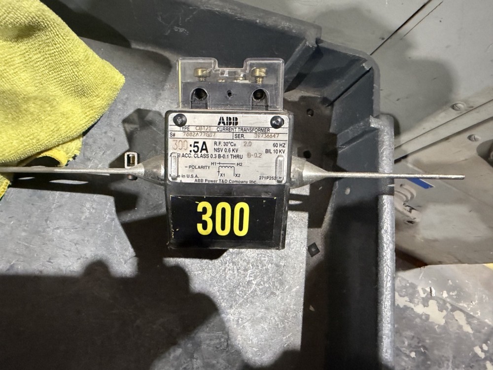 Current Transformer (CT) ABB CB171 300:5A