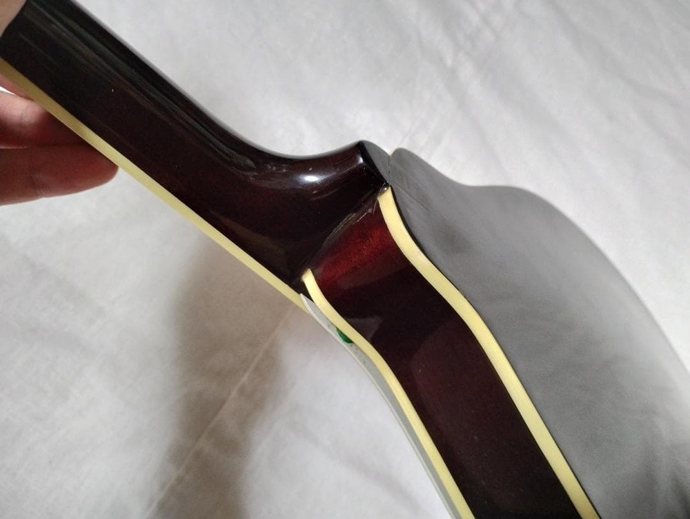 Mavis flat mandolin type A