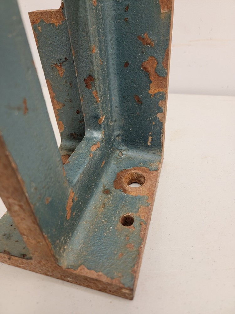 UNKNOWN BRAND UNIVERSAL RIGHT ANGLE IRON, 5 1/2×10×6 Angle 1