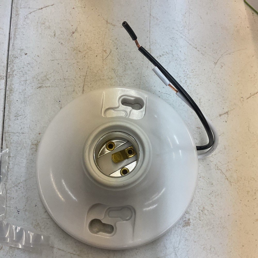 PASS & SEYMOUR 276-WH6 KEYLESS LAMPHOLDER- ECS