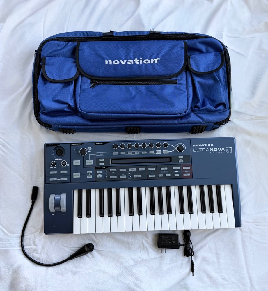 Novation UltraNova 37-Key Synthesizer- Vocoder Mic + Soft Case + USB – Excellent