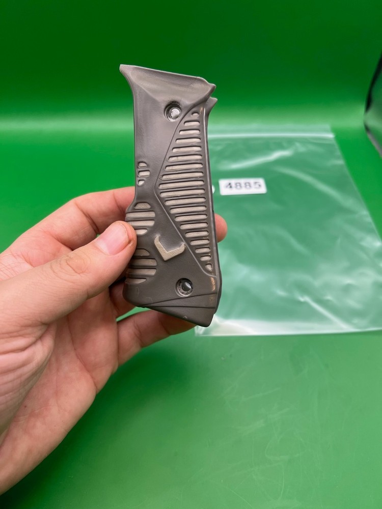 Bob Long Vanquish Grips