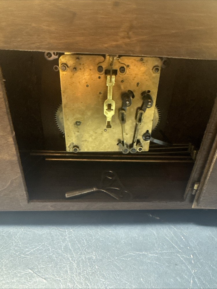 Antique Mantle Clock With Key untested