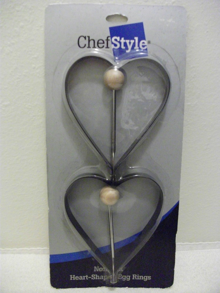 NIP CHEF STYLE NONSTICK HEART-SHAPED EGG RINGS
