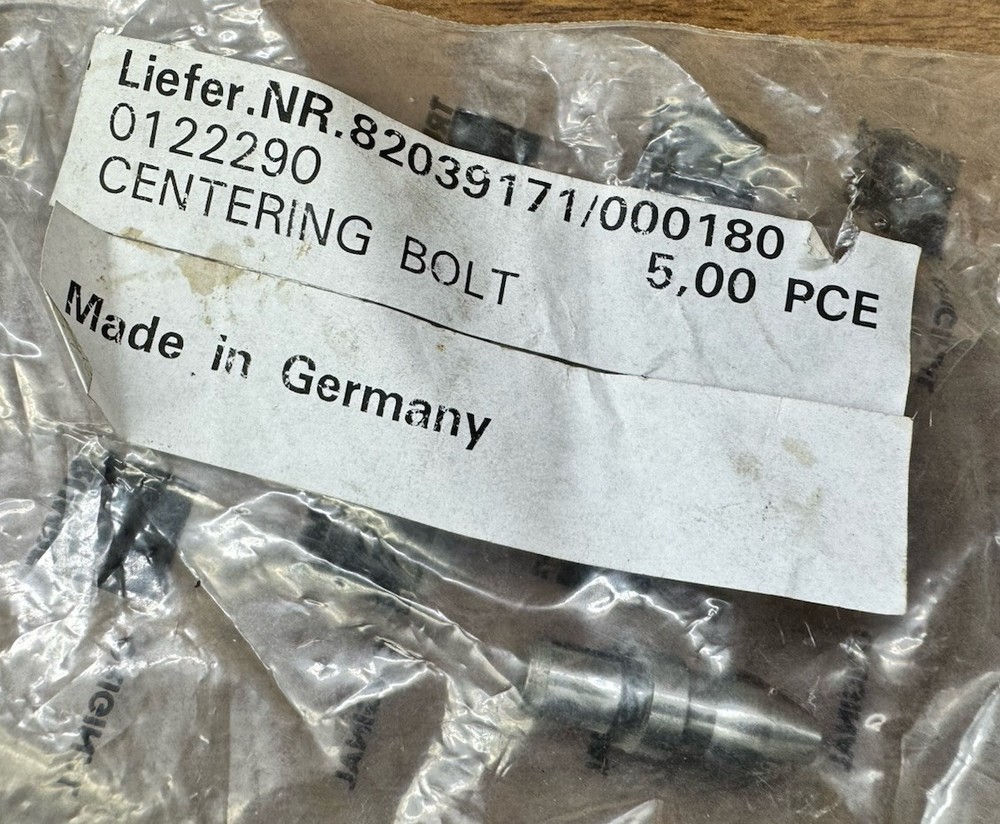 Centering Bolt 0122290