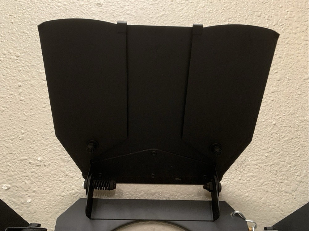 Mole Richardson Barn Door Light Shield