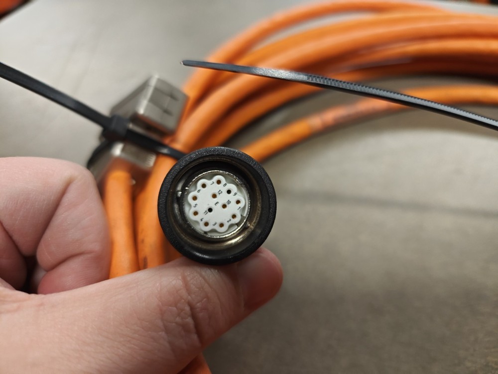 Used Rexroth R911277697 Encoder Cable IKS4374 9M Length